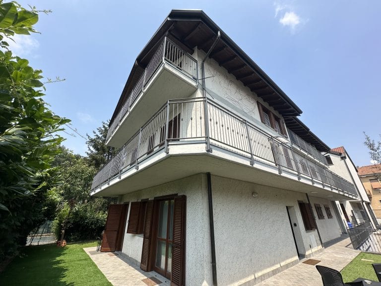 casa bonita side view