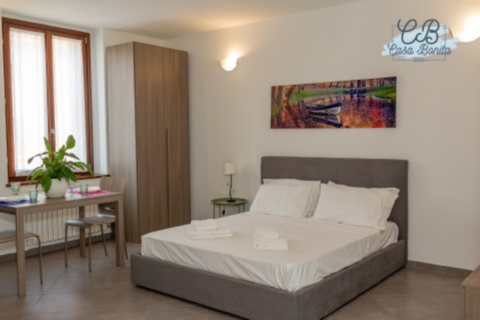 Modern room at Casa Bonita Rho B&B